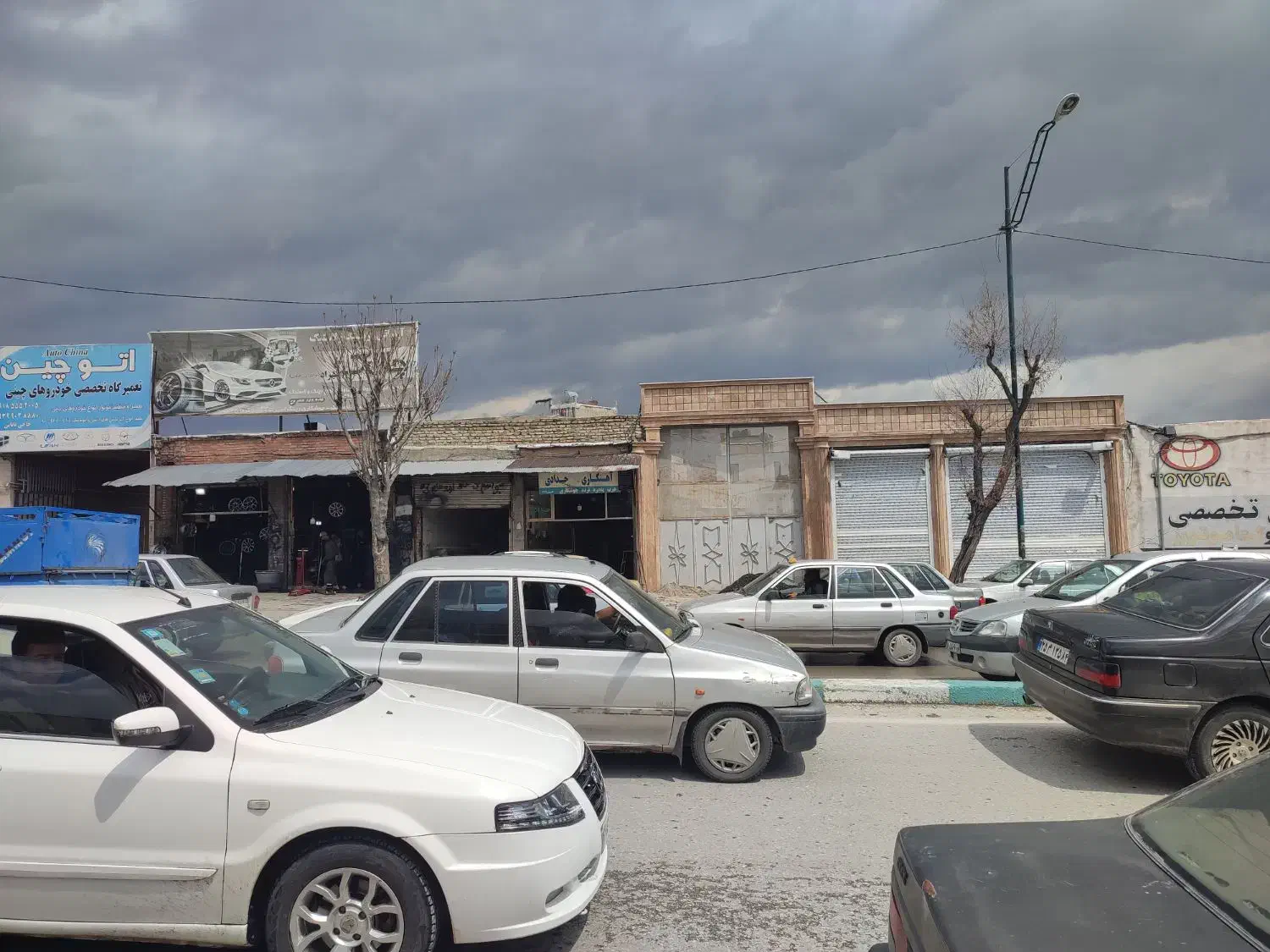 فروش یک باب گاراژ باکاربری تجاری اداری برخیابان