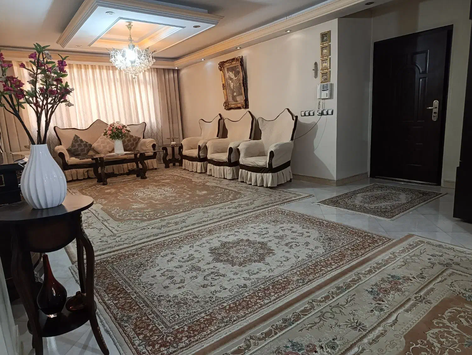 آپارتمان ۱۰۷ متری، فلاح اصغرنژاد