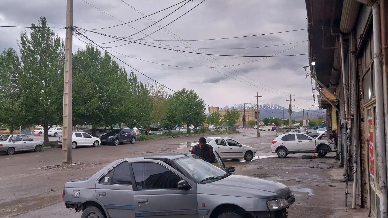 ۷۵ متر مغازه بر خیابان اصلی بلوار ۶۰متری