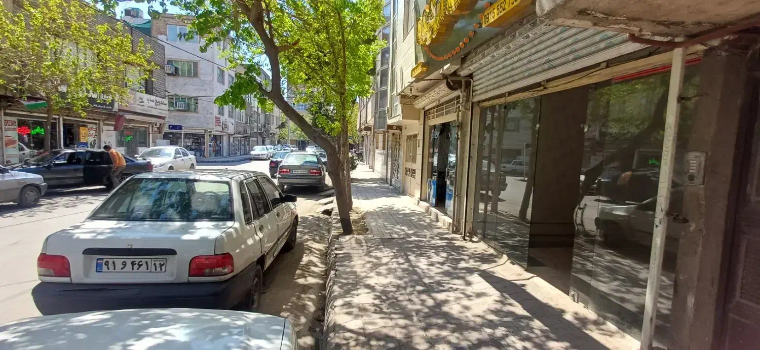 حاشیه اصلی پر رفت و آمد