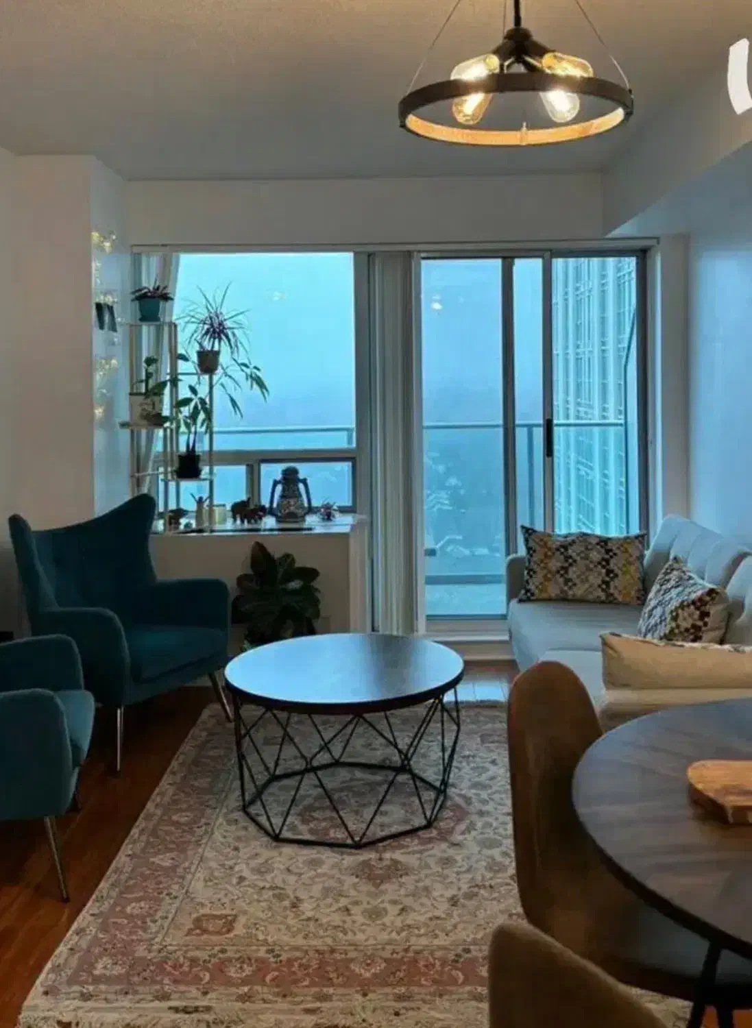 ۵۵ متر_غرق نور_تاپ لوکیشن