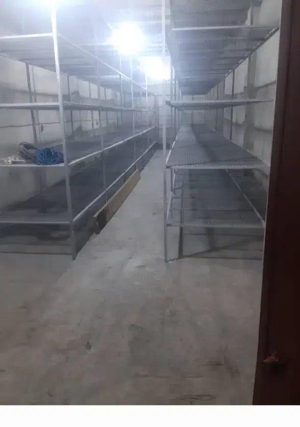 کارگاه به متراژ ۱۰۰ متر