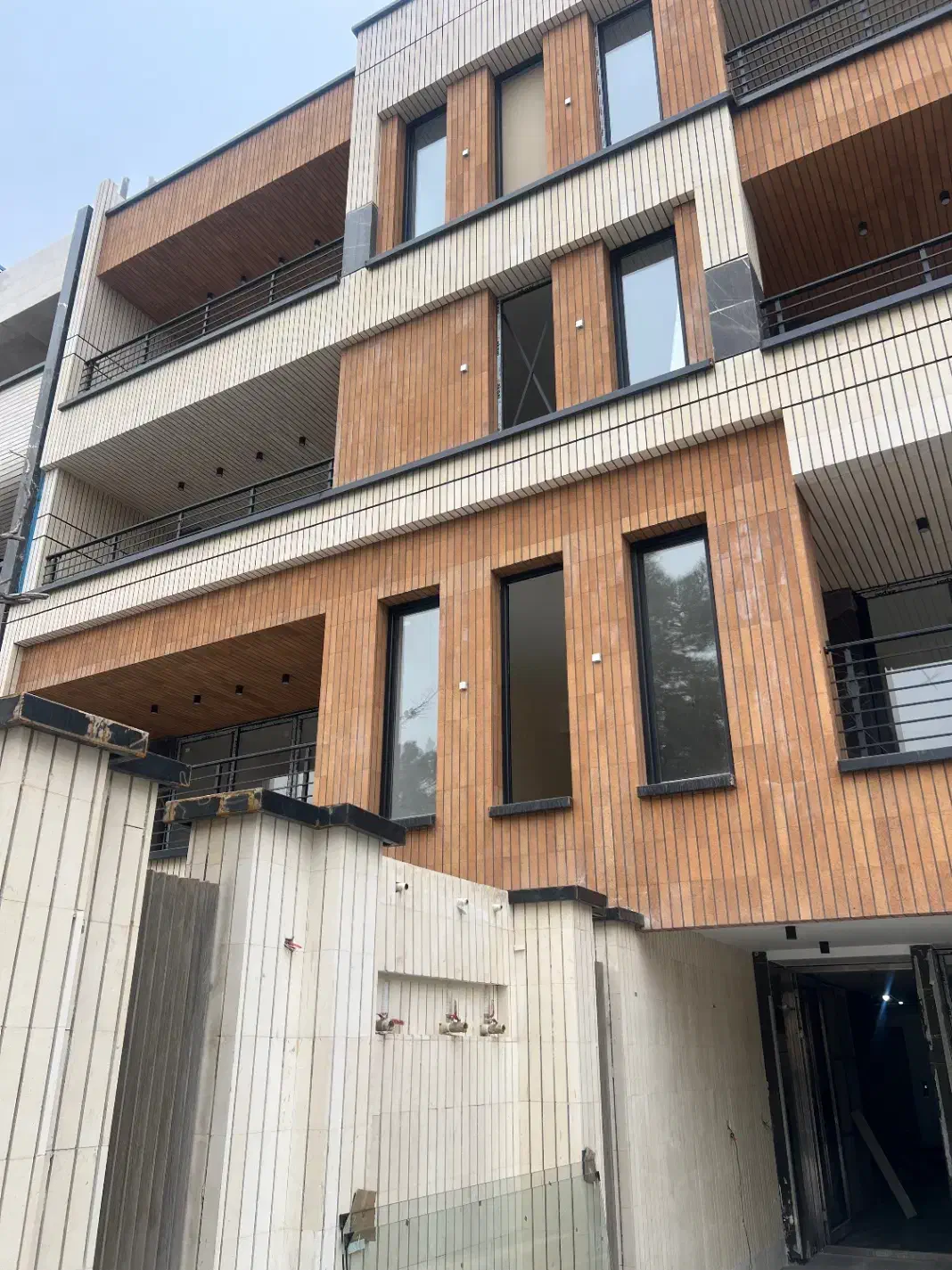 اپارتمان ۱۸۰ متر صفر