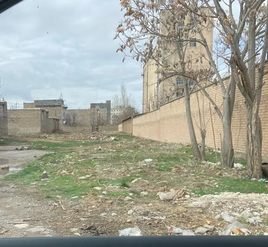 زمین فروشی