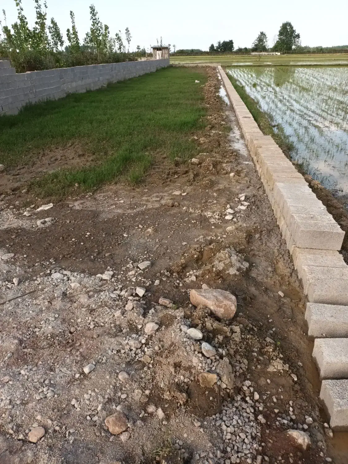 زمین فروشی