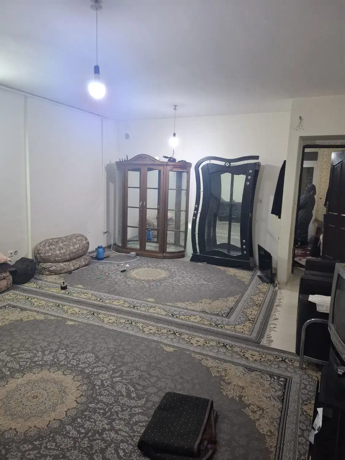 شهرک مهرگان فاز1 اسمان41ط همکف ماشین رو