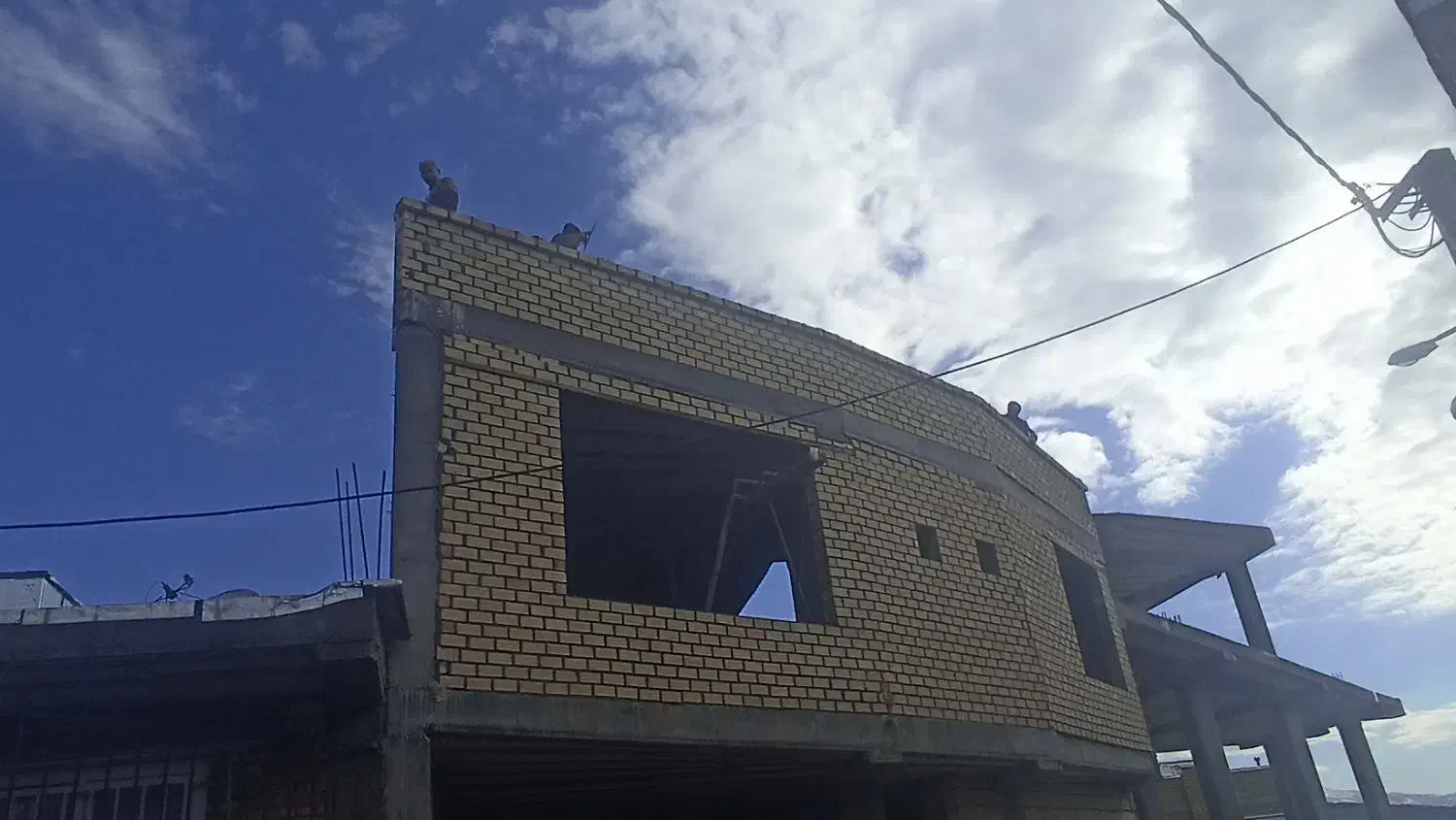 خانه نیمه کاره