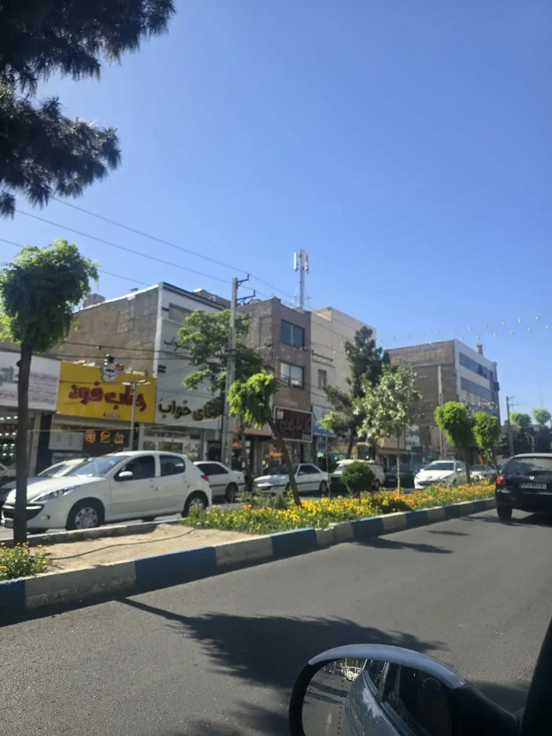 ملک تجاری بر بلوار اصلی دنیامالی در بهترین نقطع