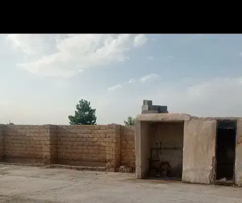 ۱۵۰۰ متر کارگاه و انبار چهار دیواری برق سه فاز وآب