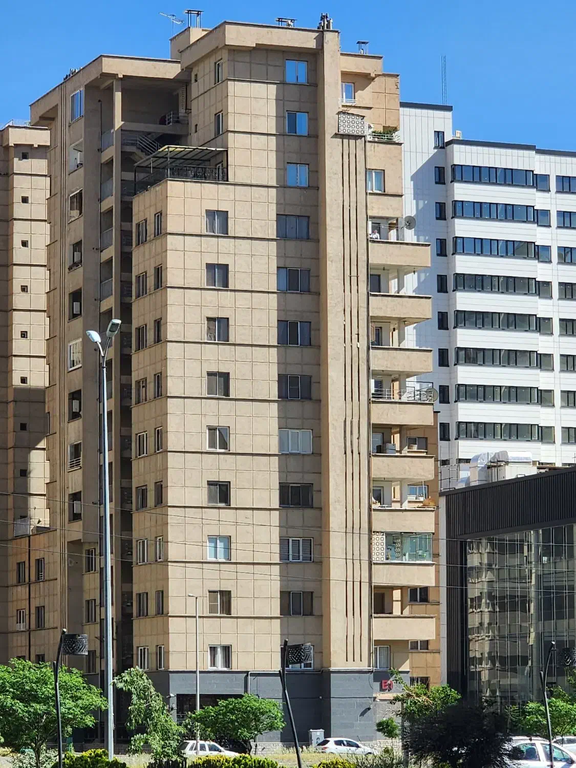 اجاره برج ایزد یار