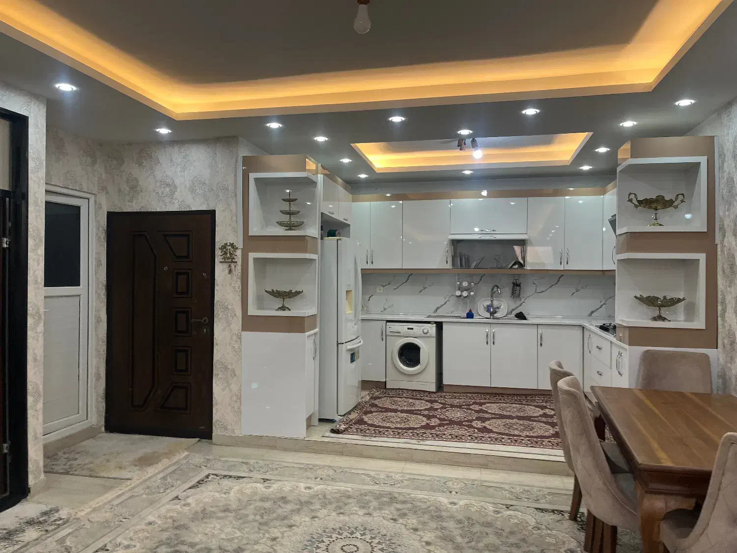 خانه ویلایی دو طبقه نبش