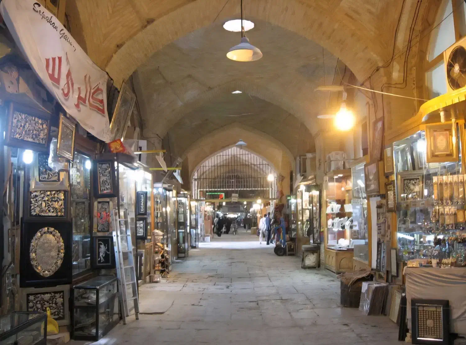 اجاره مغازه ۲۲ متری میدان نقش جهان