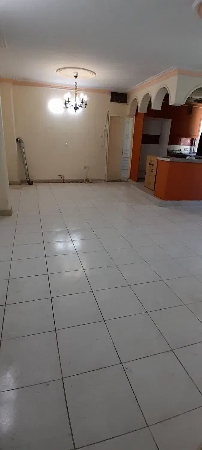 ۶۸ متر طبقه اول پارکینگ بدون مزاحم