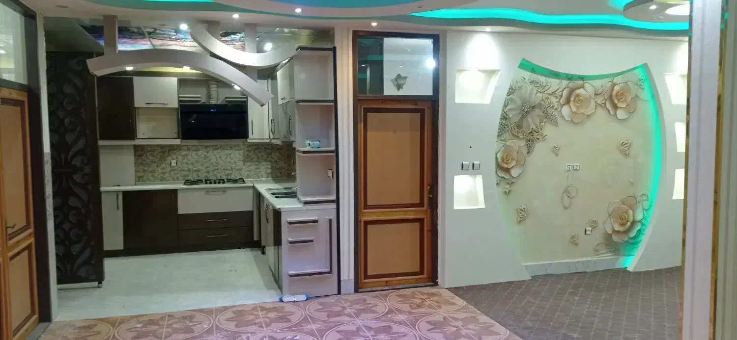 حیاط مسکونی