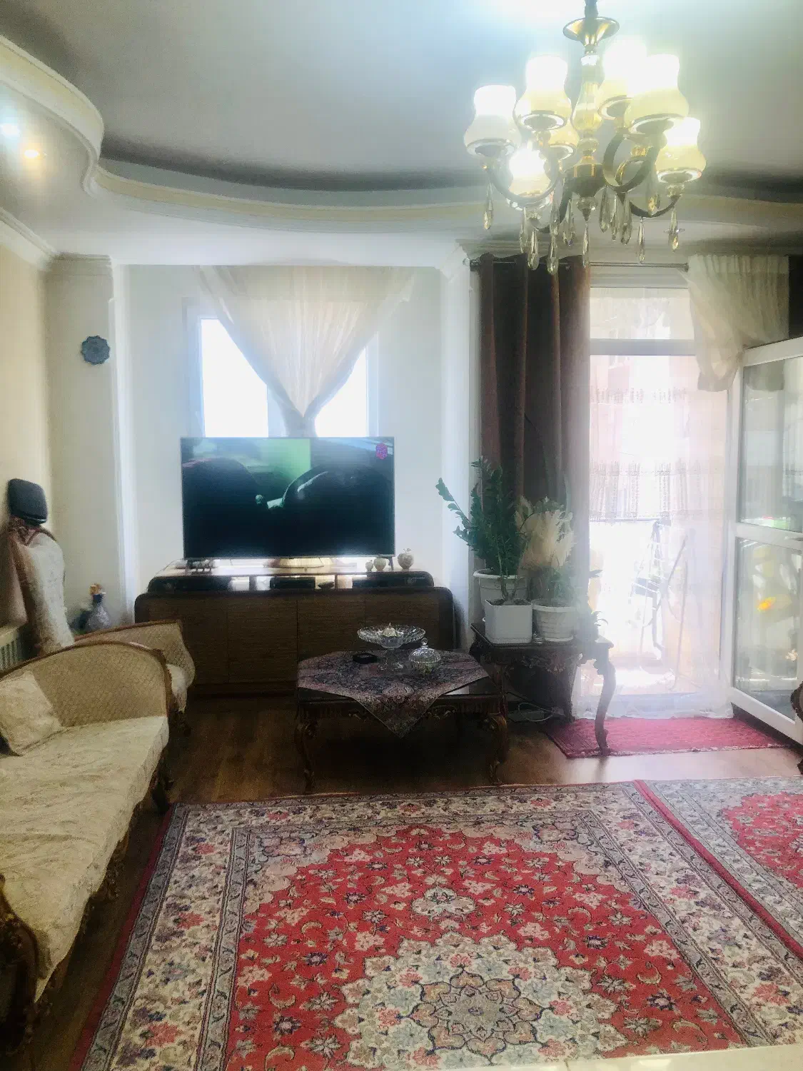 ۹۰متری غرق نور صادقیه