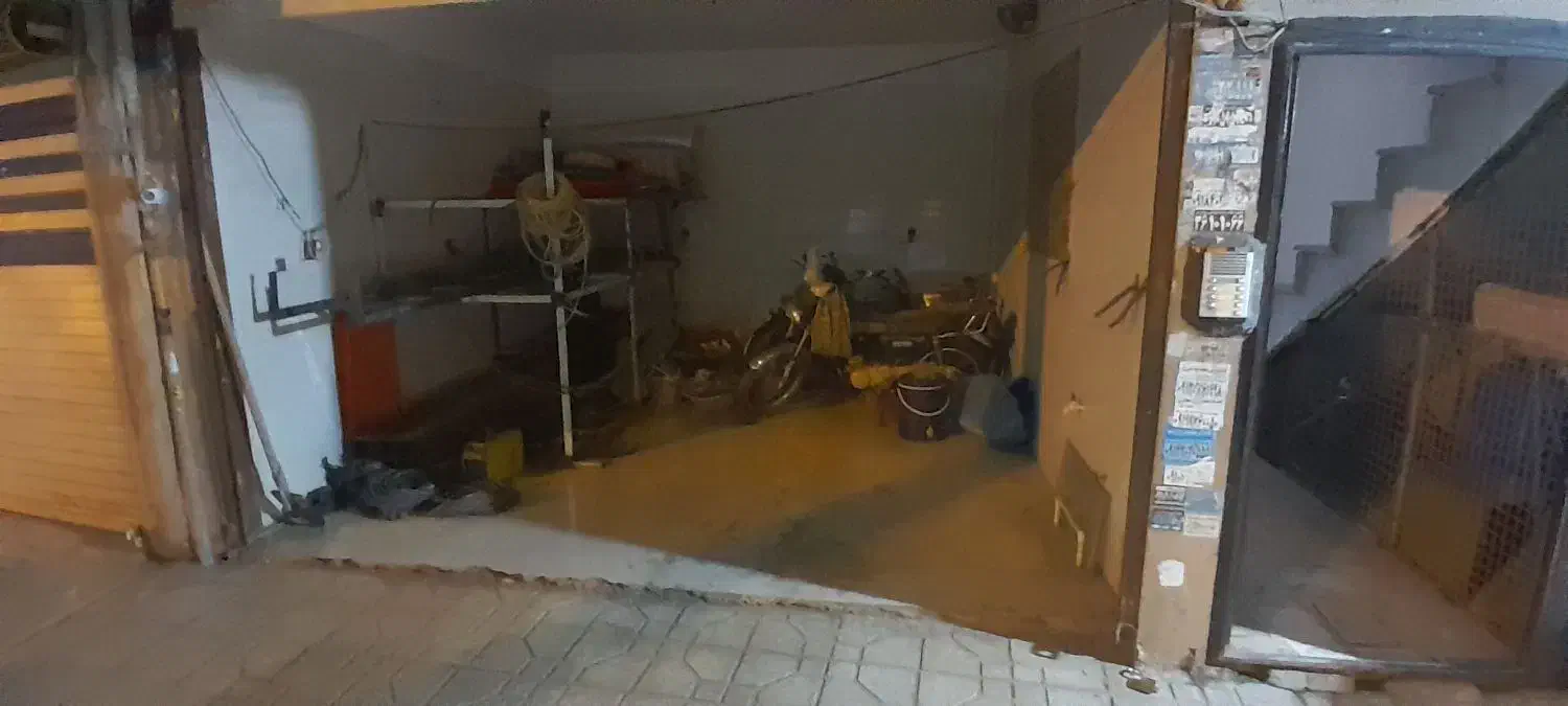 مغازه فروشی