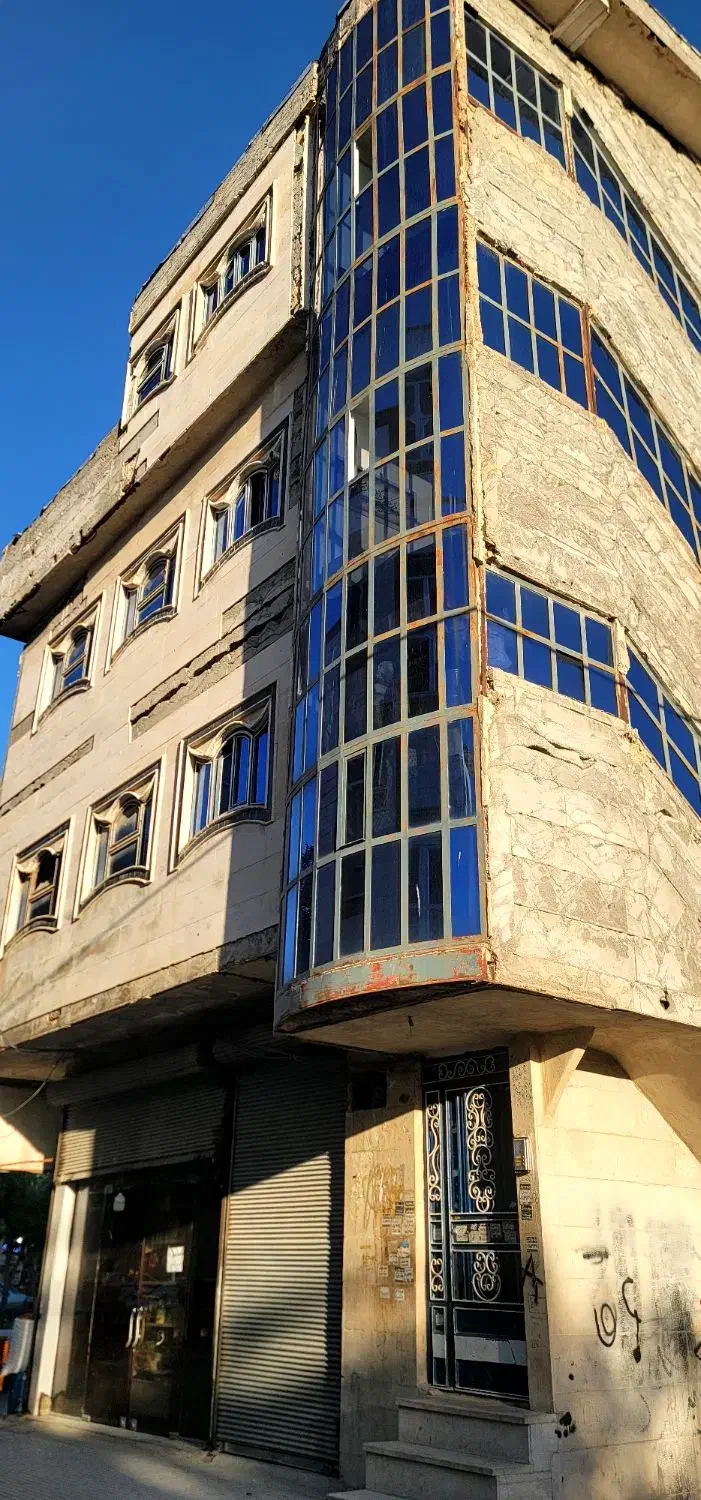 سه طبقه مسکونی تجاری