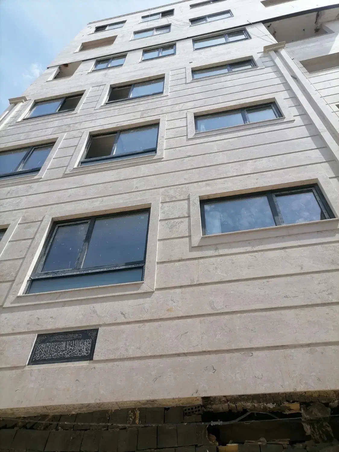 آپارتمان درجه 1 با نور گیر فول