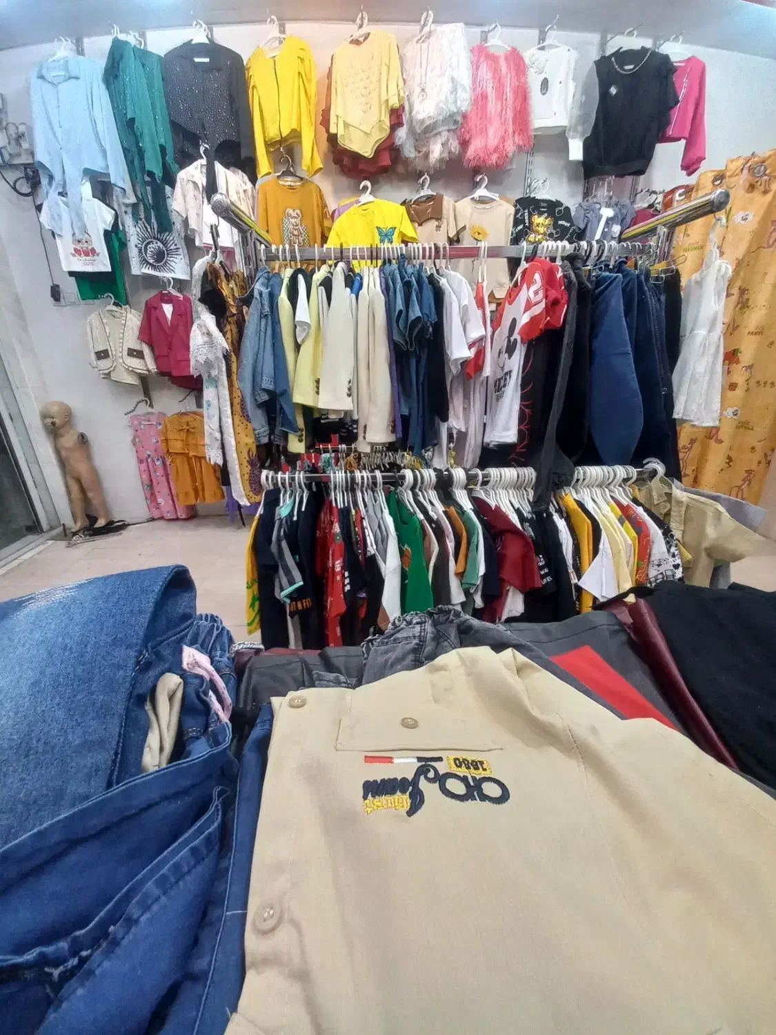 رهن و اجاره مغازه پوشاک بچگانه همراه با اجناس