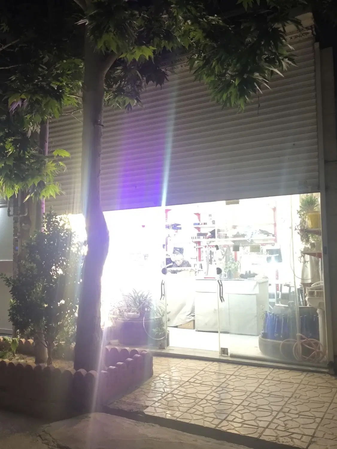 ۲۰ متر مغازه تجاری دائم