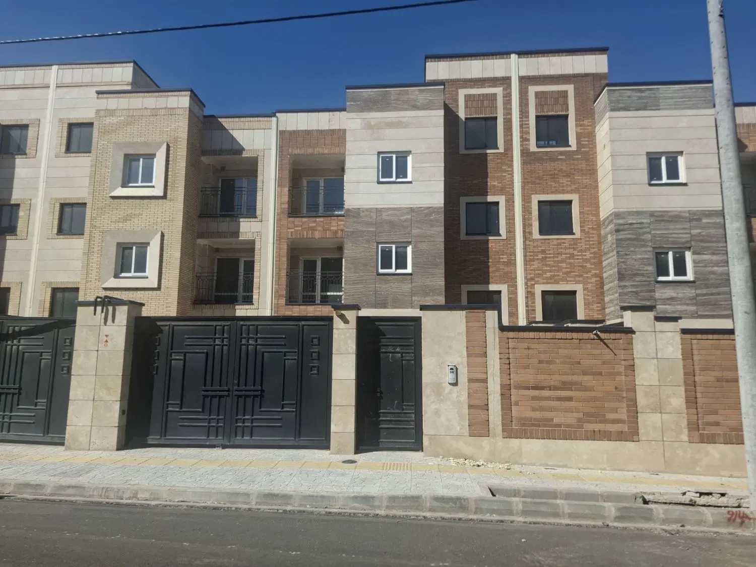 فروش مشاعی دو طبقه باهم ۱۲۵ متری