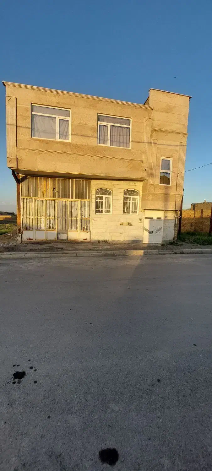منزل مسکونی دوطبقه ب متراژ85 زمینه