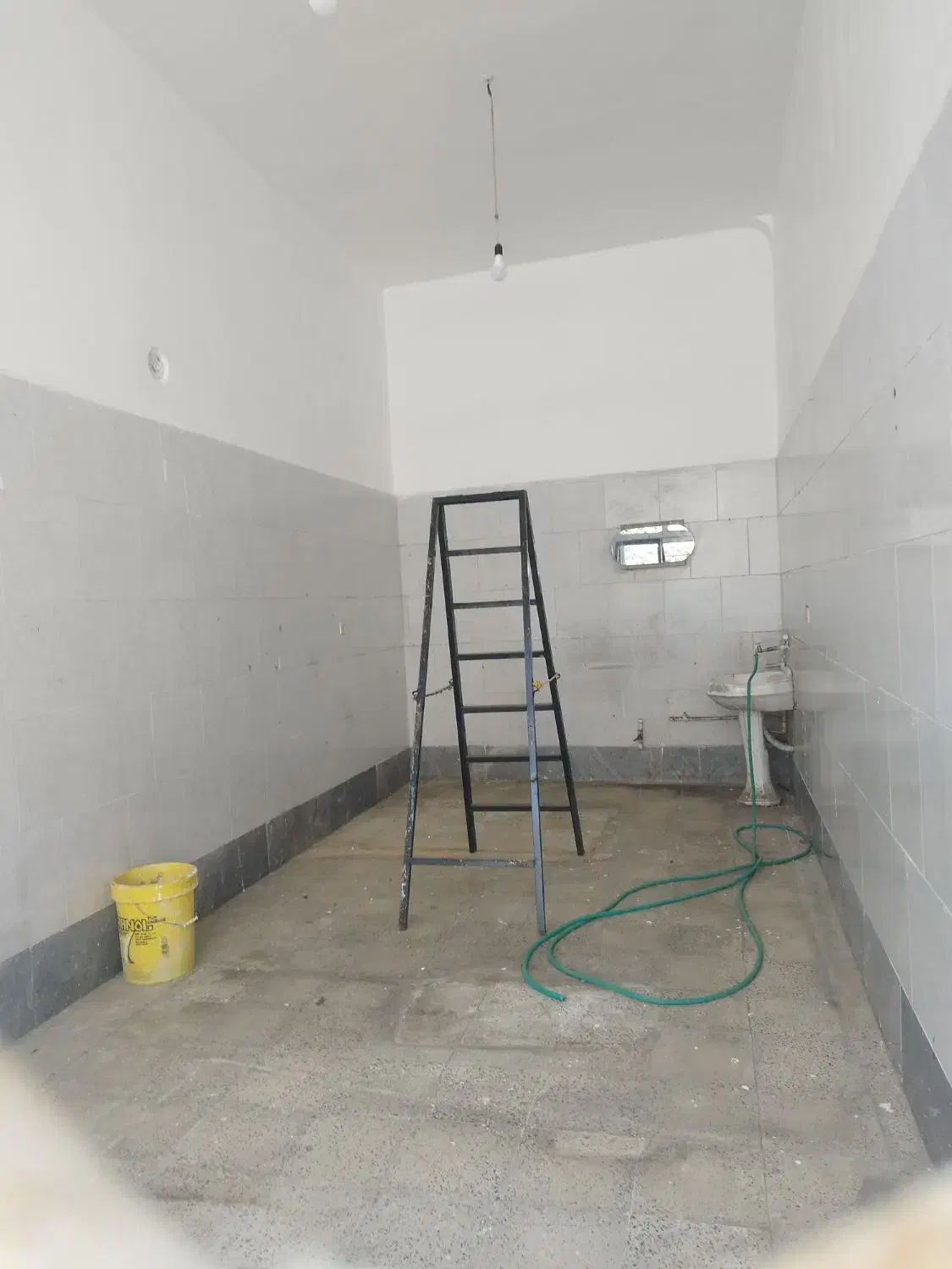 اجاره مغازه بر خیابان اصلی بهروش