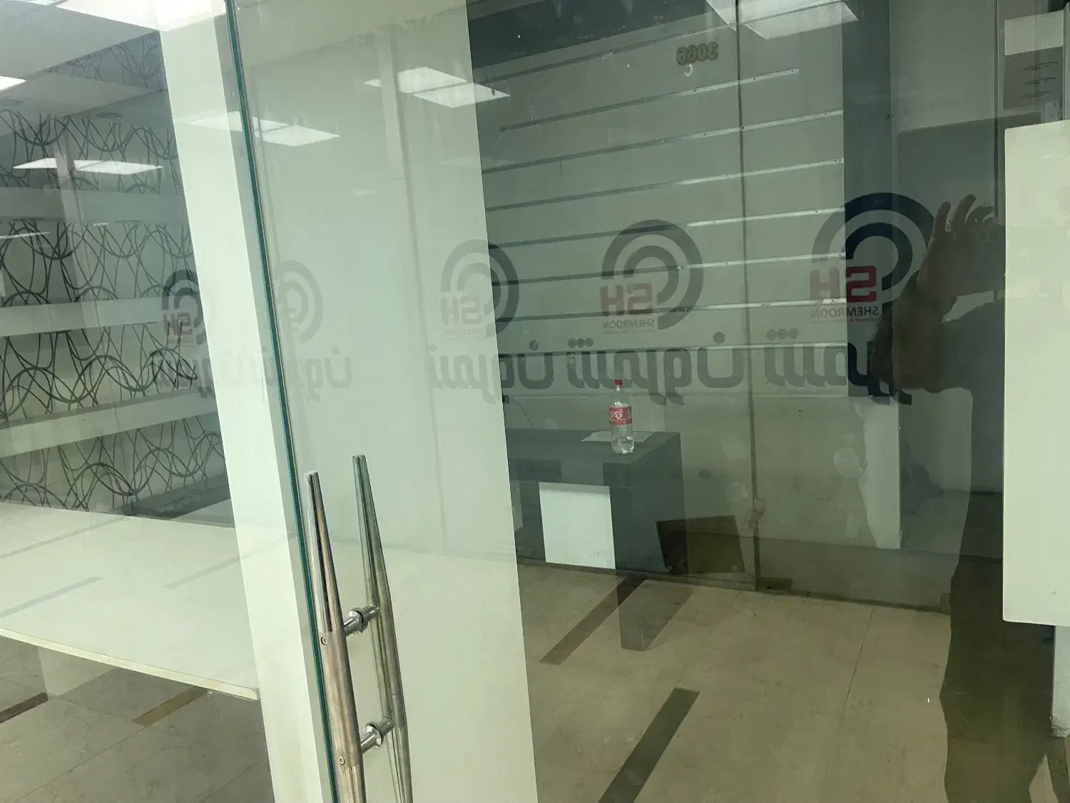 900 تومن رهن کامل  ۱۶ متر مغازه در پاساژ شمرون