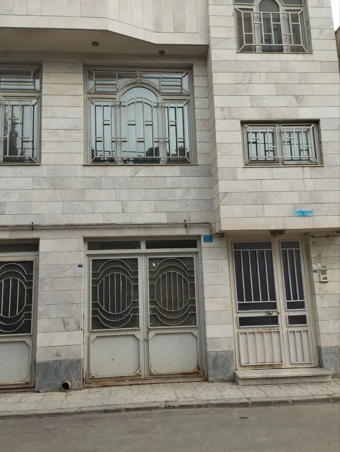 ۱۱۰متر_طبقه۲_پارکینگ دارد_روبنما_رهن فوری