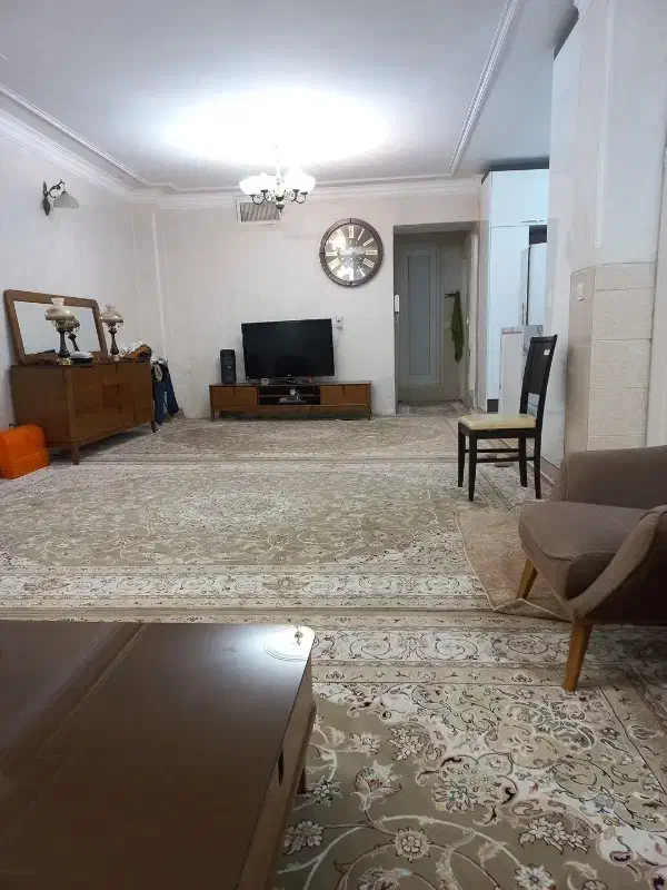 اجاره ویلایی همکف ۱۳۰متر شهرک گلها