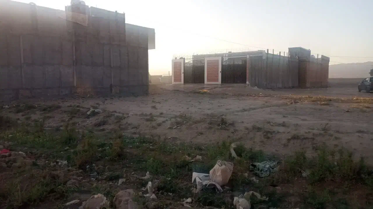 105 متر زمین مسکونی واقع در قلعه نو املاک