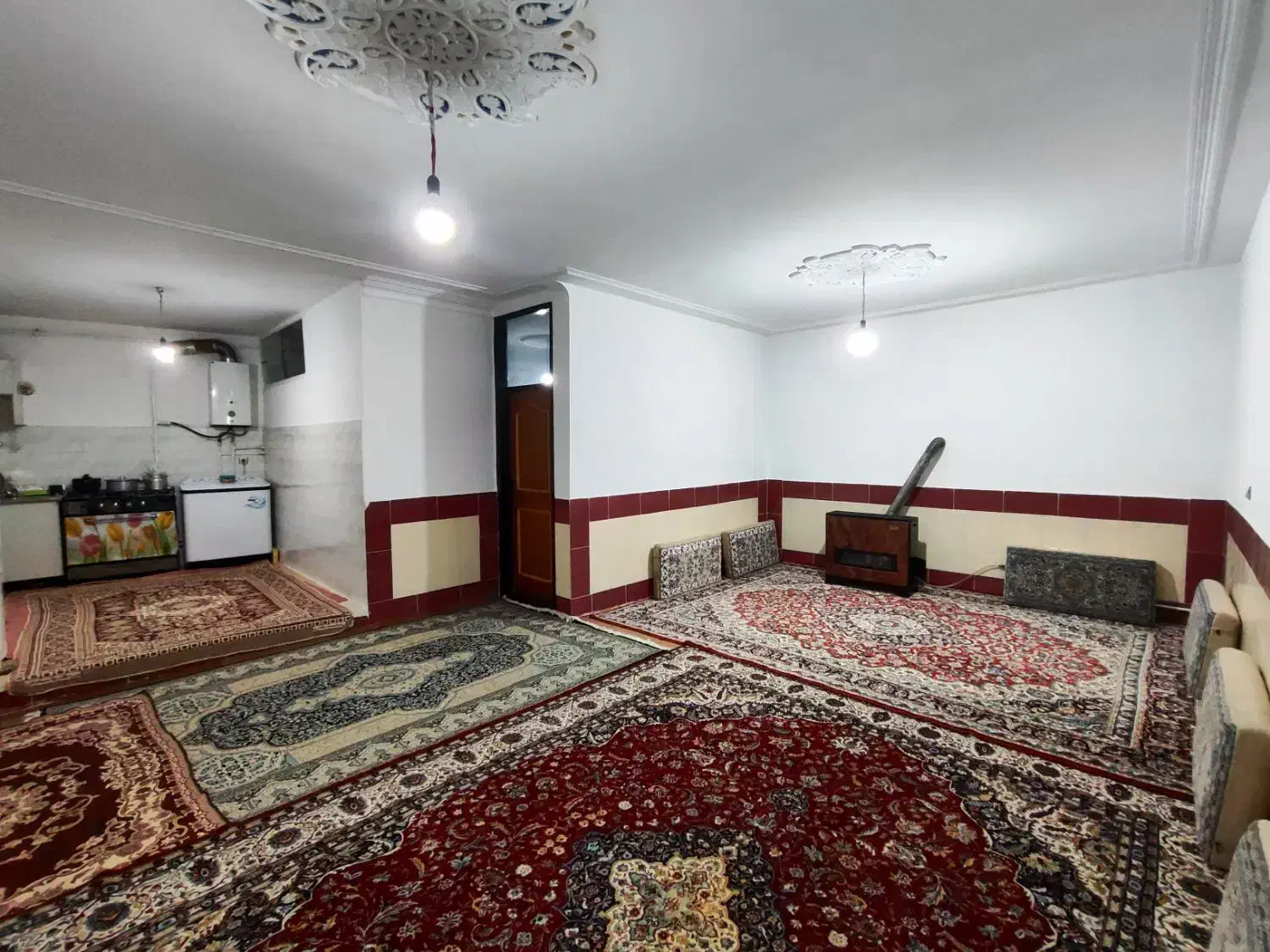 فروش ساختمان دو طبقه هر دو باهم به فروش می‌رسد