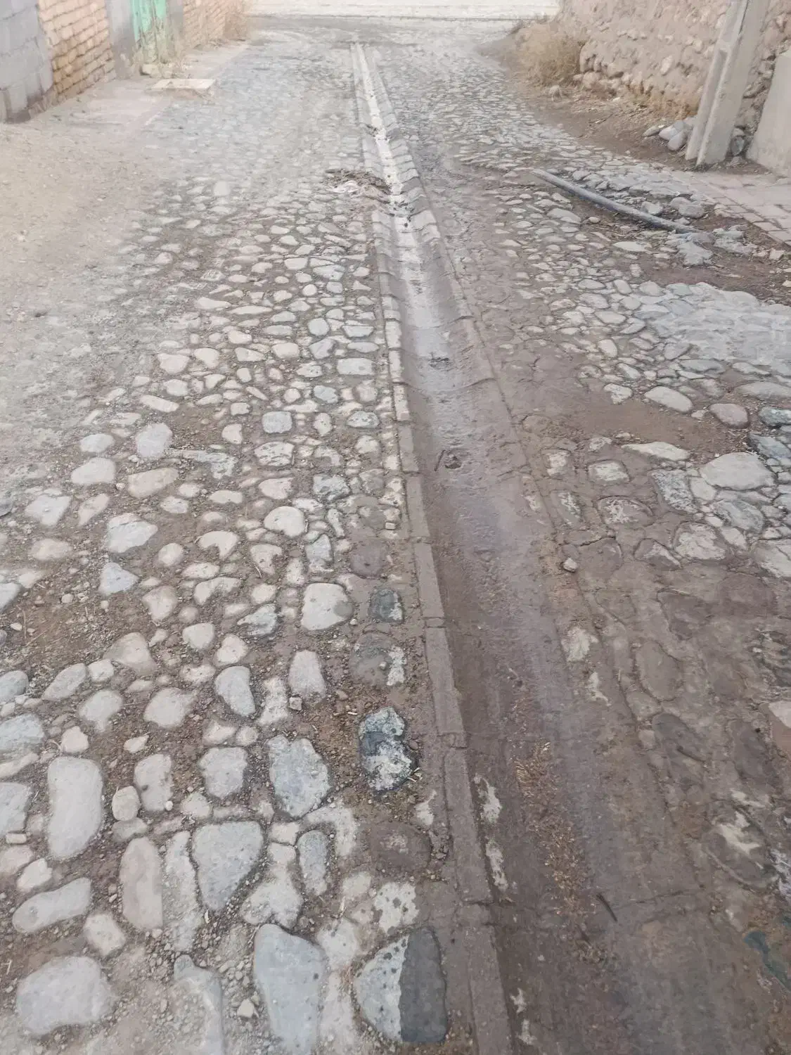 خانه روستایی داخل محدوده