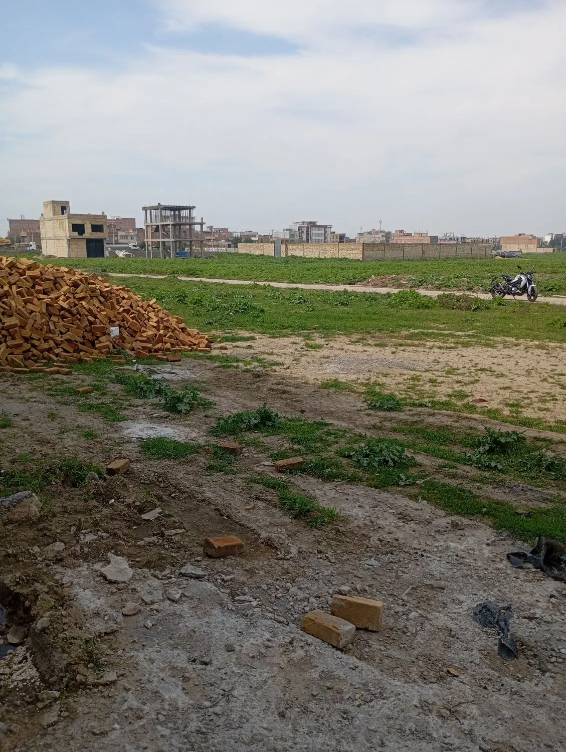 زمین مسکونی