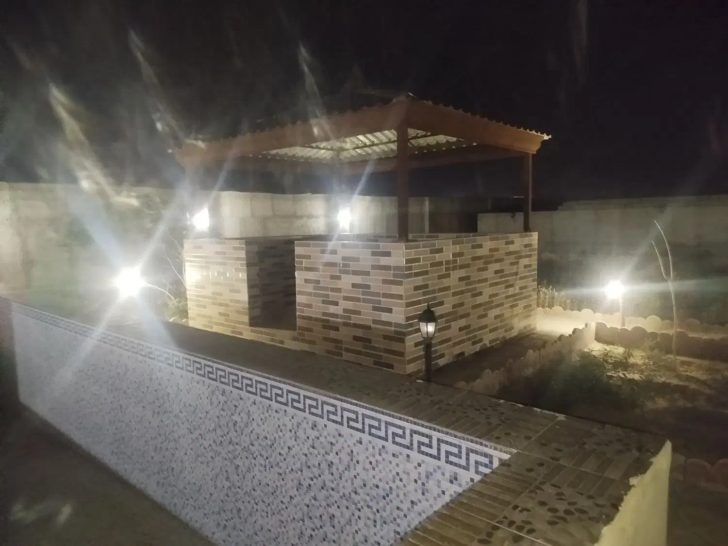 باغ هزار متری