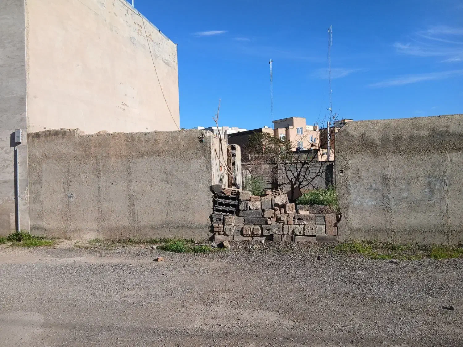زمین مسکونی