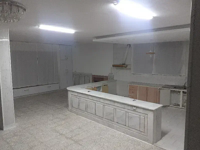 اجاره مسکونی همکف خ بزرگمهر. فقط به دو نفر