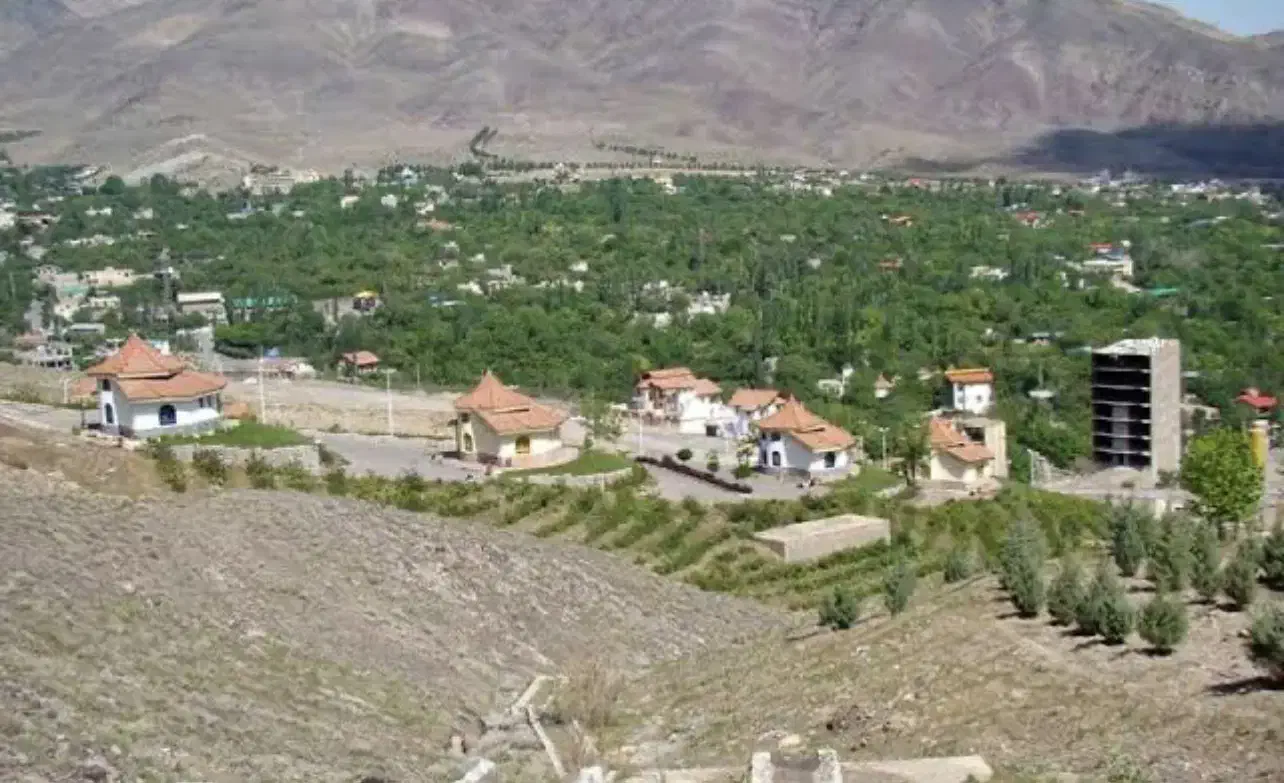 زمین تجاری و مسکونی در قمصر با قیمت بی نظیر