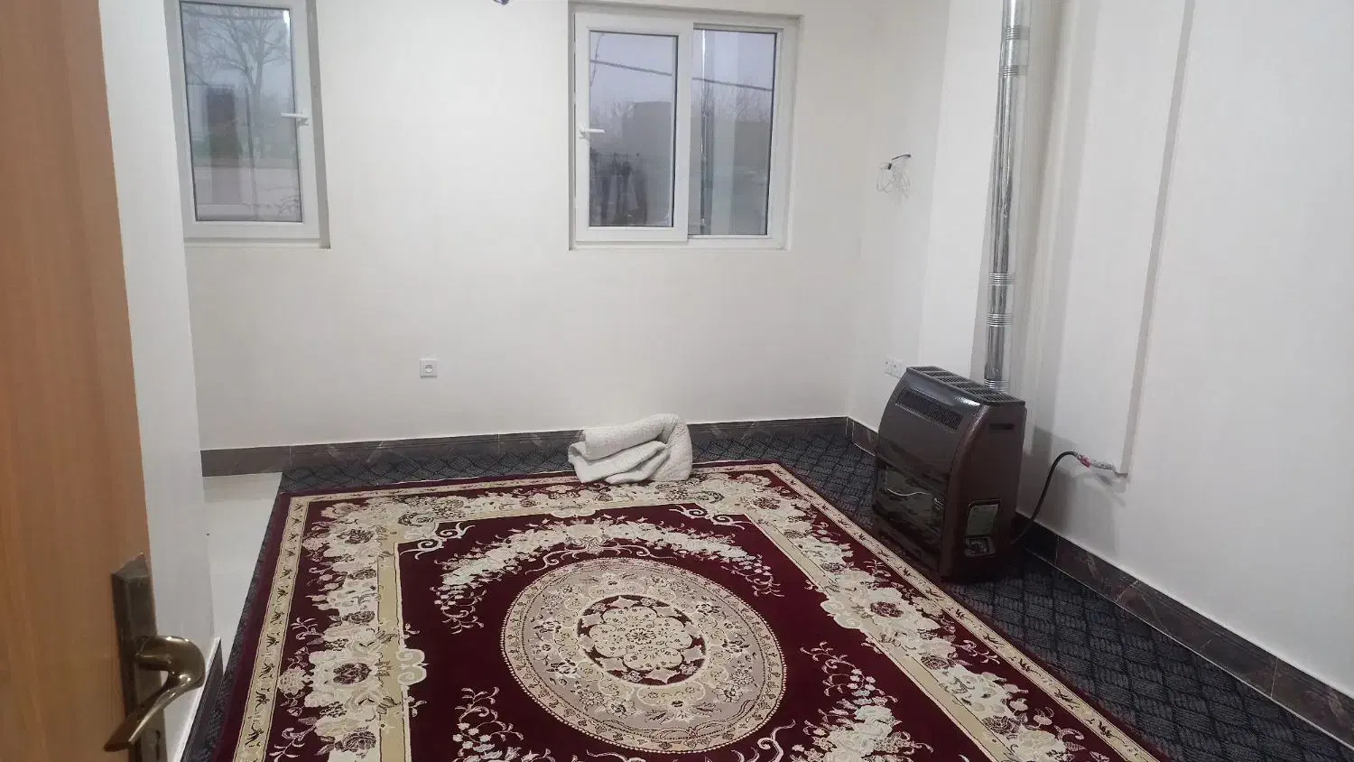 خانه ویلایی  سند دار دهنه ۵ متری