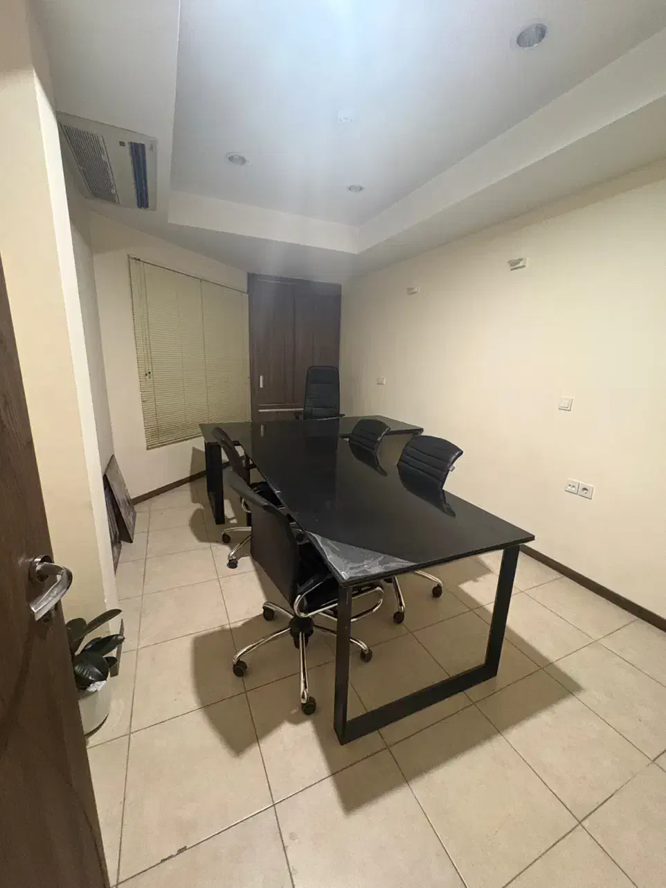 اجاره یک اتاق از دفتر کار