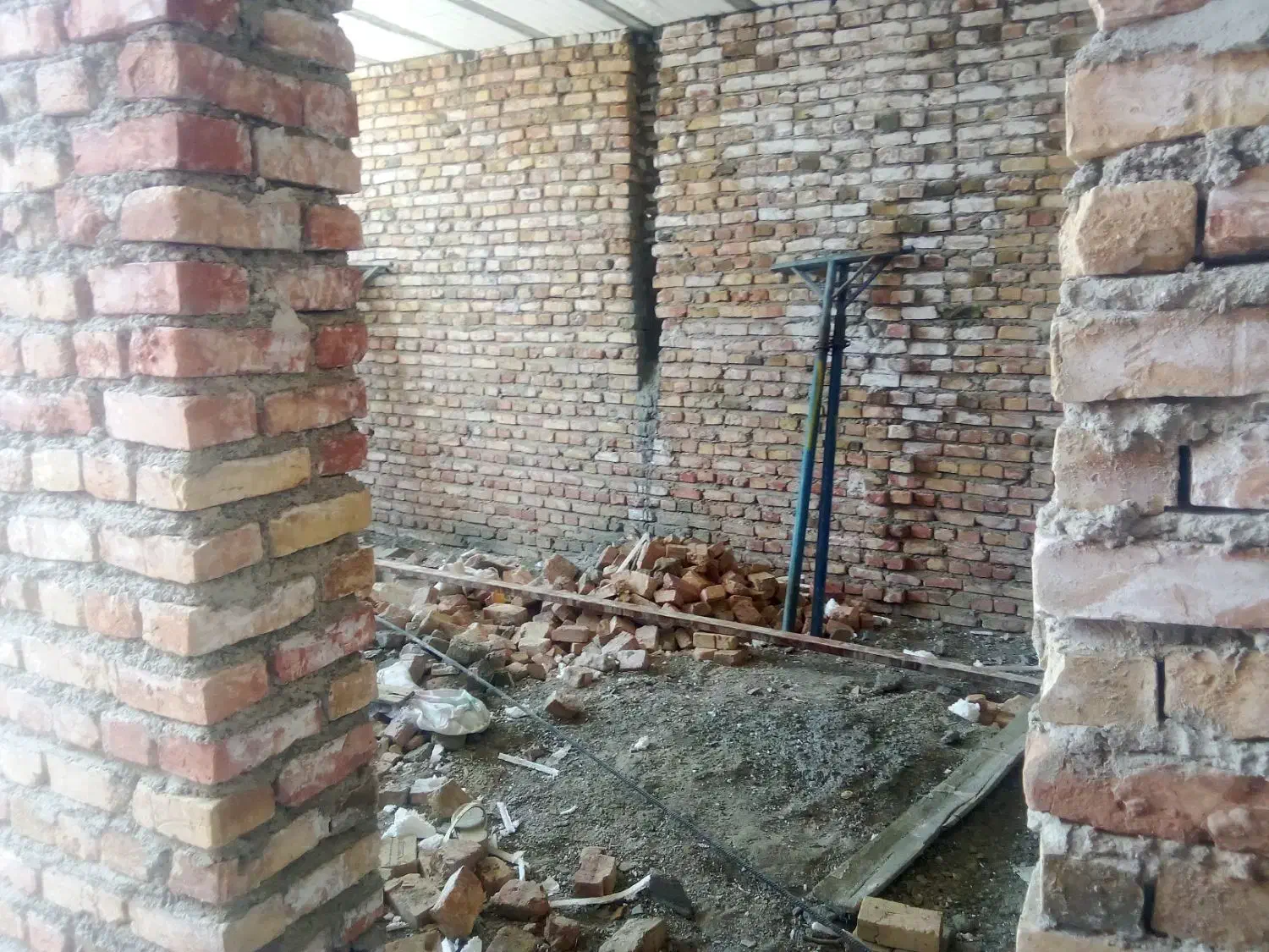 منزل نیمه کاره سیادک
