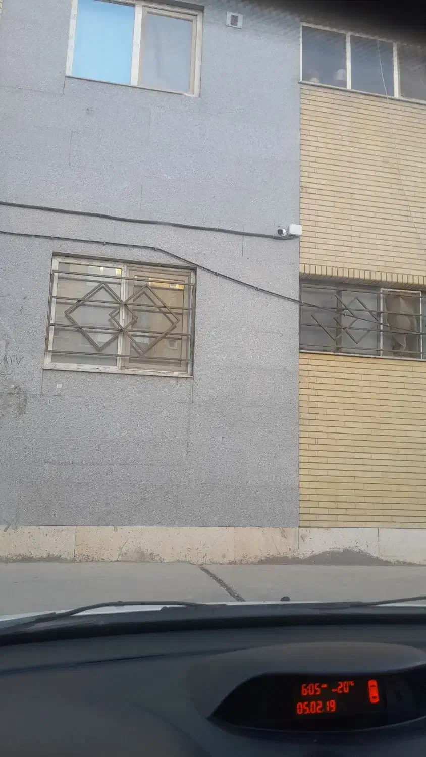 آپارتمان تمیز و باز سازی شده