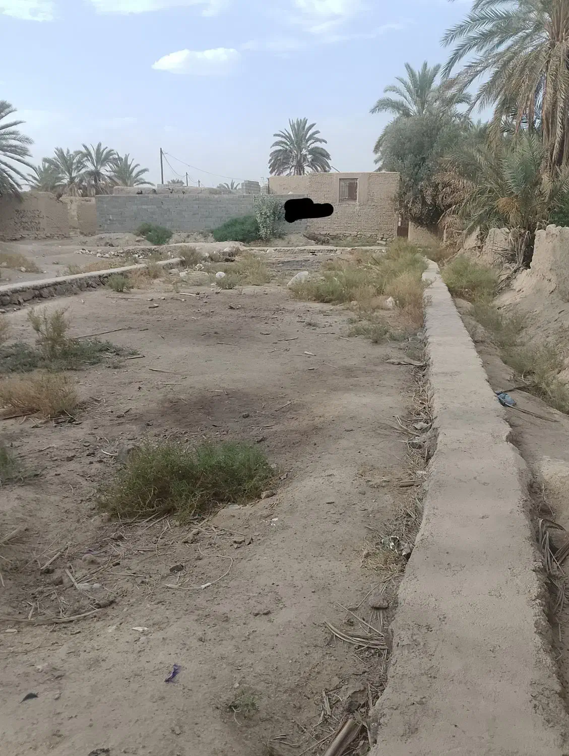 زمین سنددار قلب شهر ونزدیک بازار سراوان