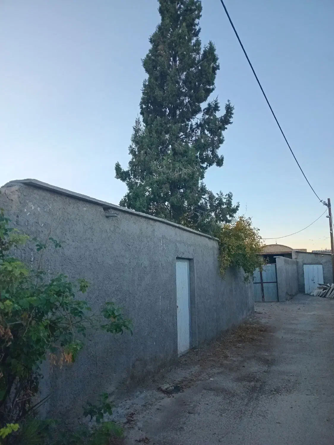 فروش زمین ومنزل مسکونی ودامداری