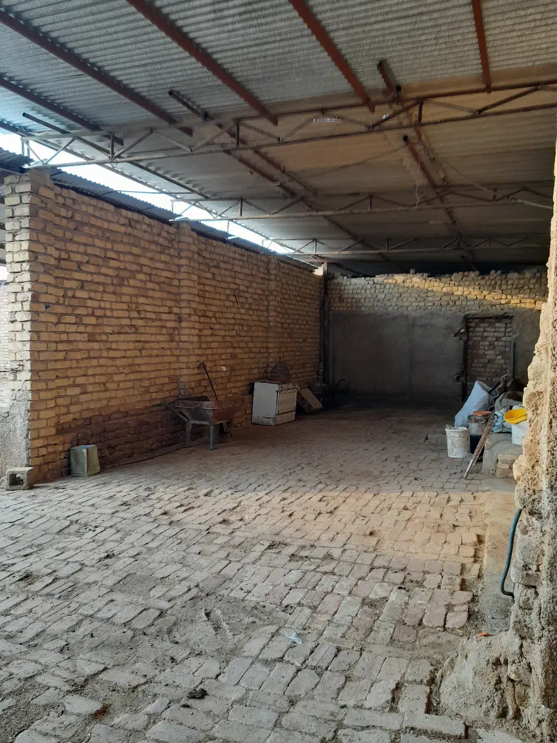 گاوداری زمین مسکونی