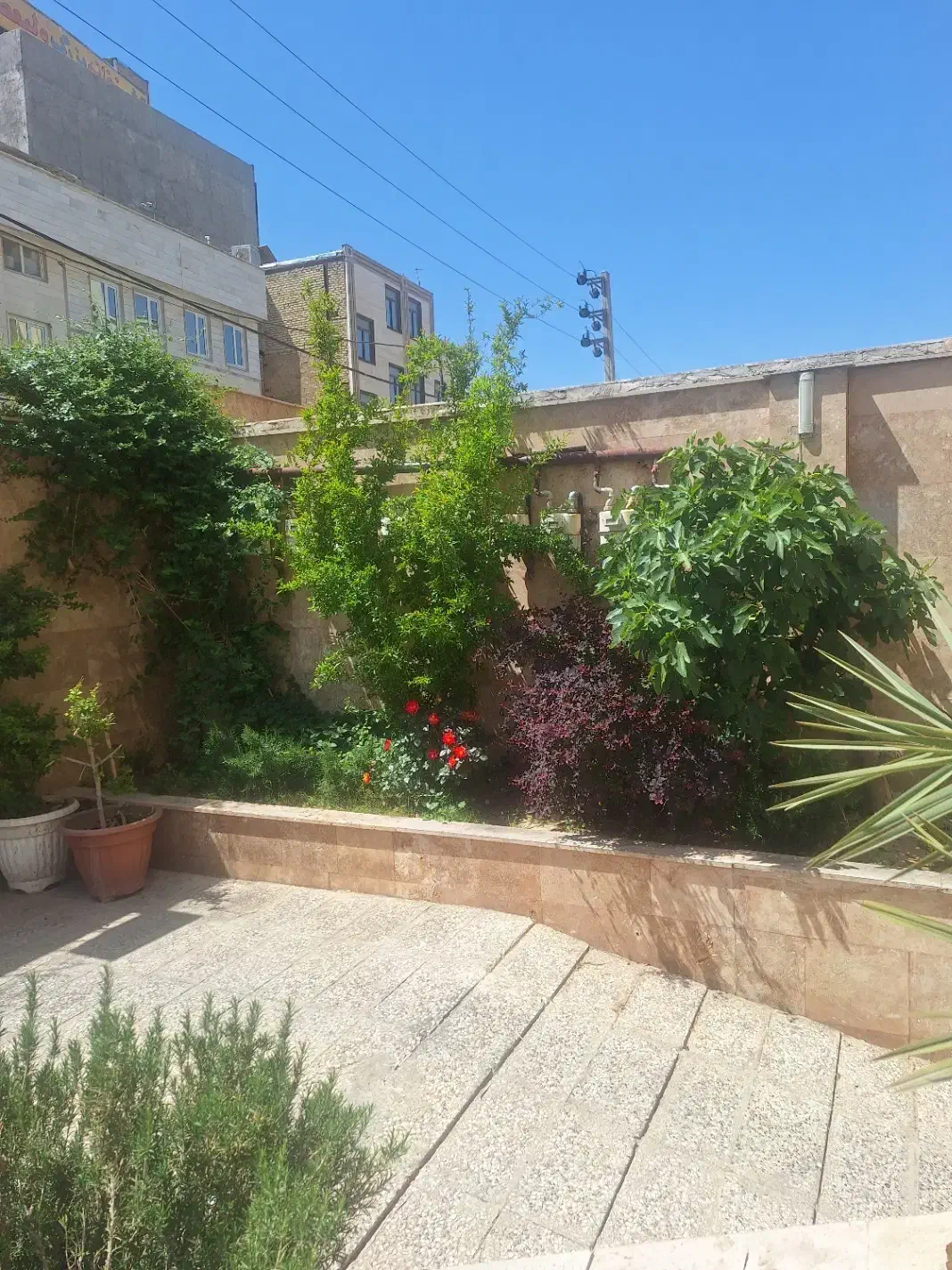 واحد ۹۰ متری ۲خواب شمالی فول امکانات در گلستان
