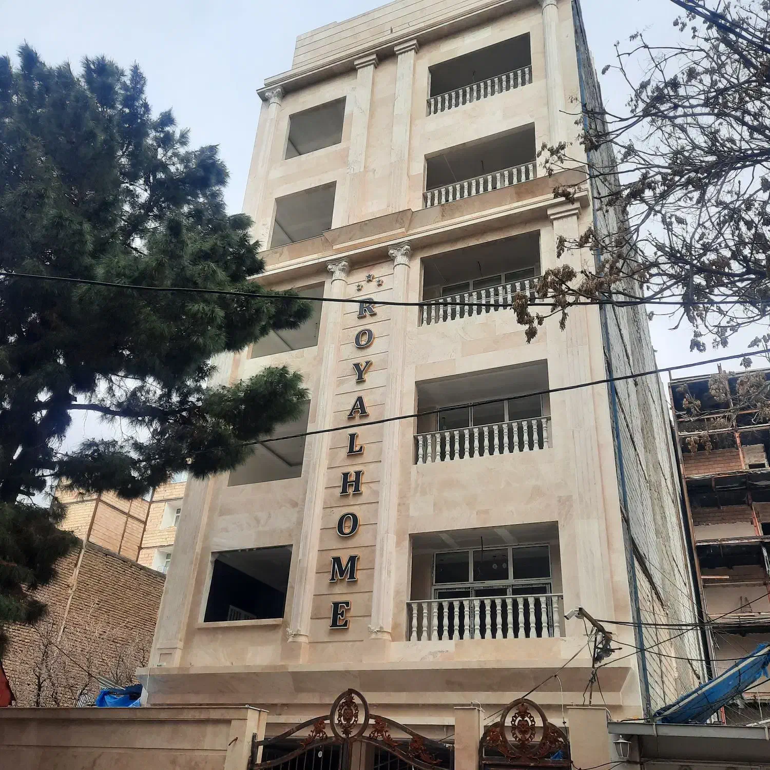 اپارتمان سر جلو ده مترحاشیه سحر