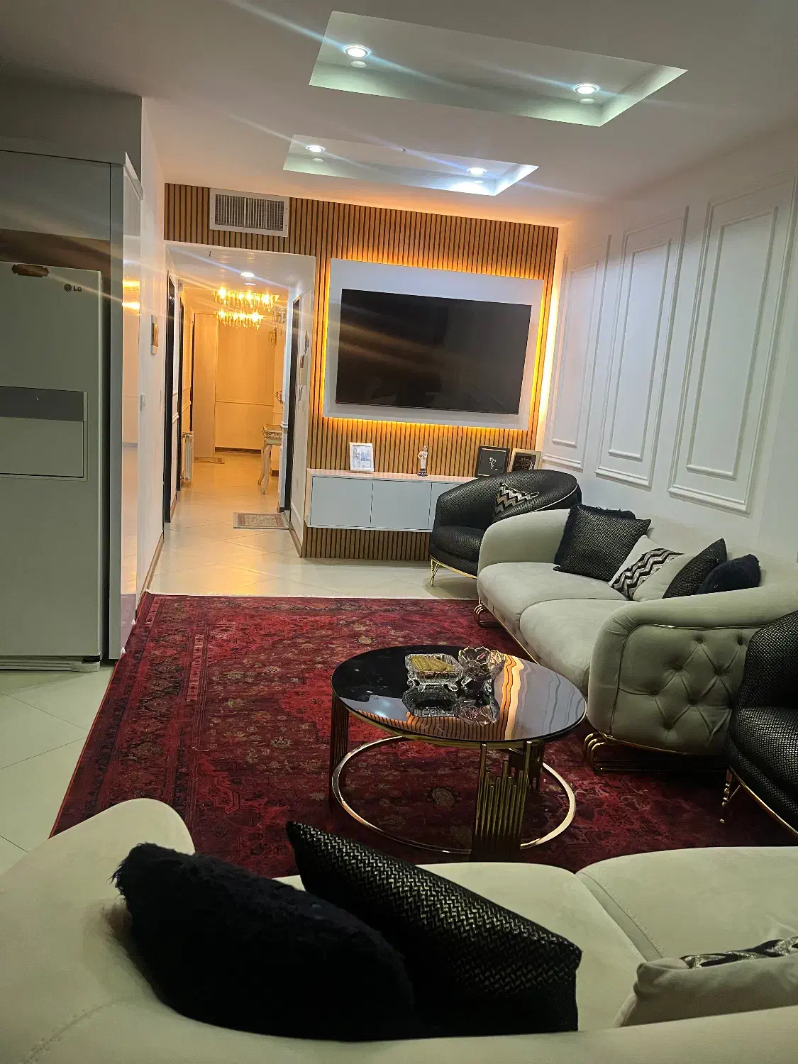 اپارتمان ۱۳۰ متری طبقه ۶
