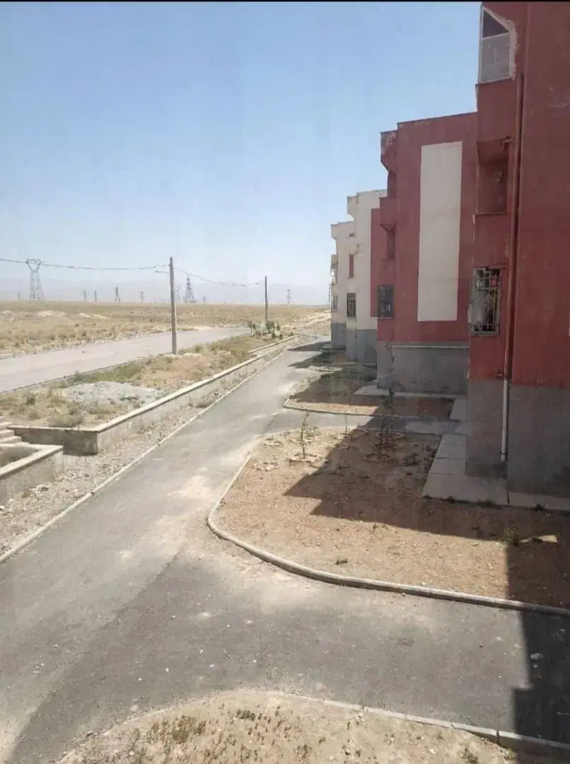 ۷۶ متر با پارکینگ و انباری