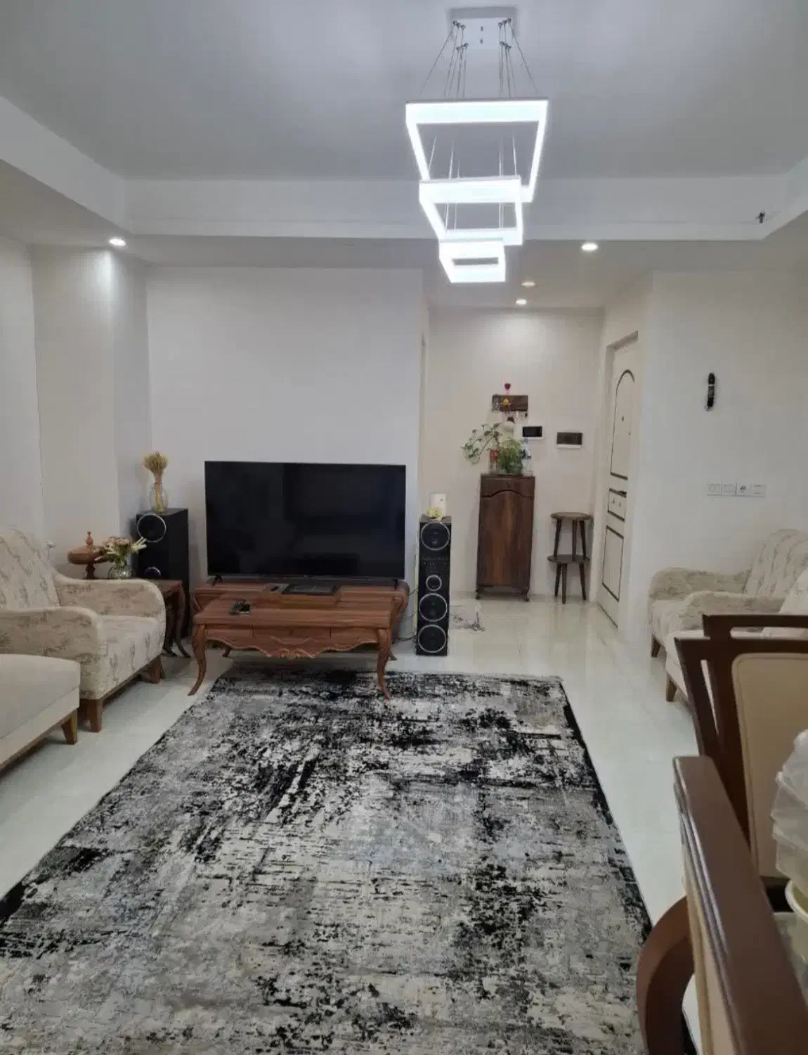 ۸۰متر_ دو خواب _ بهارغربی